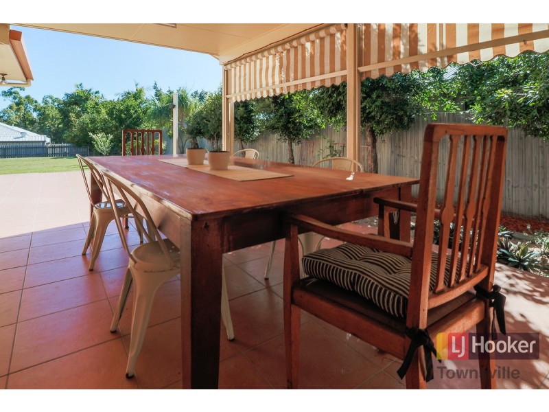 25 Crestbrook Drive, Mount Louisa QLD 4814