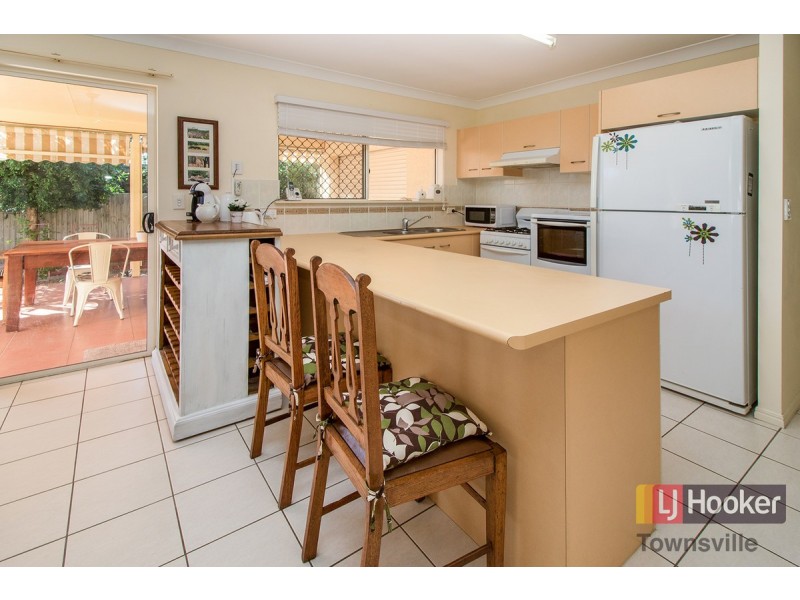 25 Crestbrook Drive, Mount Louisa QLD 4814