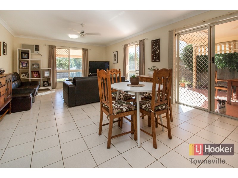 25 Crestbrook Drive, Mount Louisa QLD 4814