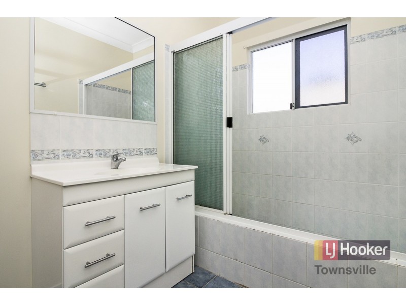 5 Alpina Place, Kirwan QLD 4817