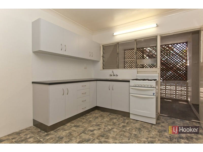 3/15 Carr Street, Hermit Park QLD 4812
