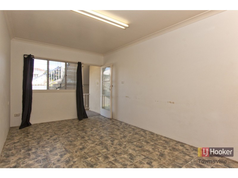 3/15 Carr Street, Hermit Park QLD 4812