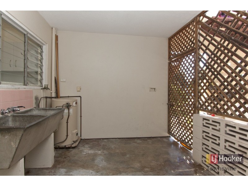 3/15 Carr Street, Hermit Park QLD 4812