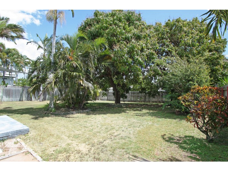 2/4 Buck Street, Mysterton QLD 4812