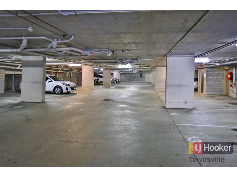 2/13 Albert Street, Cranbrook QLD 4814