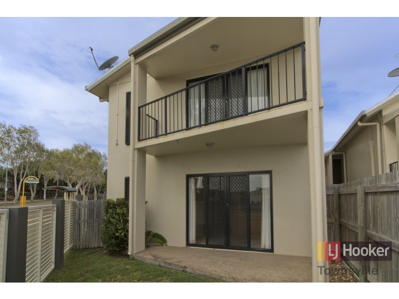 11/2 Freshwater Drive, Douglas QLD 4814