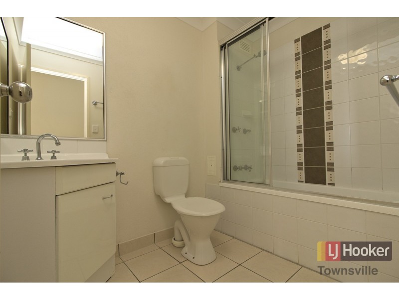 11/2 Freshwater Drive, Douglas QLD 4814