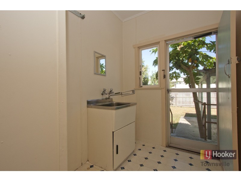 12 Bomana Street, Aitkenvale QLD 4814