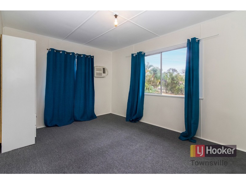 90 Railway Avenue, Railway Estate QLD 4810