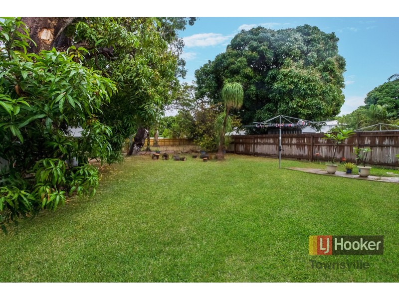 90 Railway Avenue, Railway Estate QLD 4810