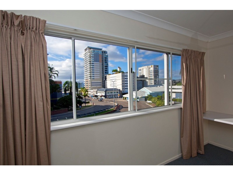 2/2 Oxley Street, Townsville City QLD 4810