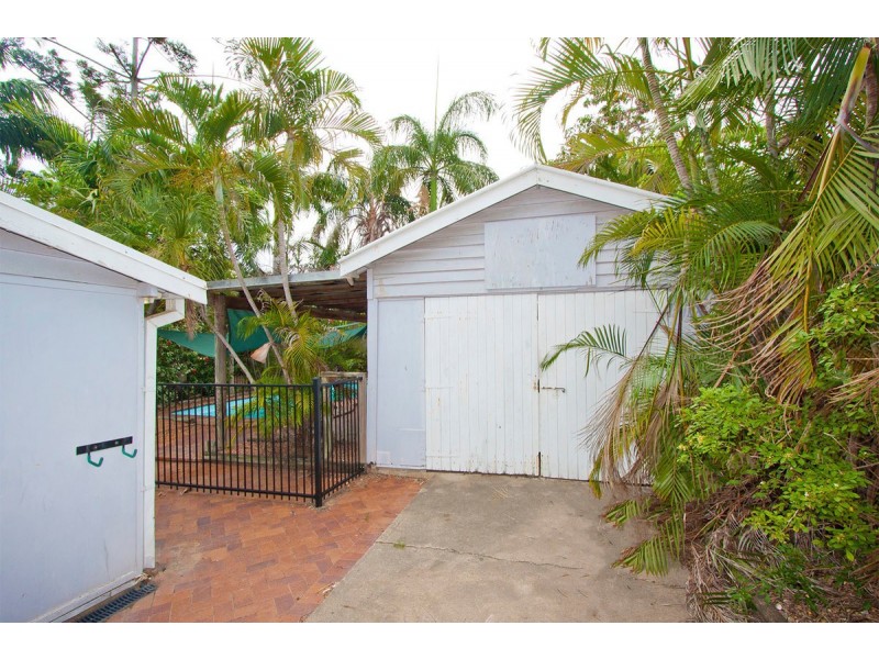 34 Edwards Street, West End QLD 4810