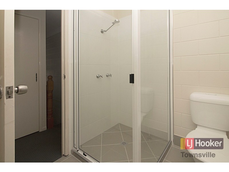 4/7 Palmerston Street, Pimlico QLD 4812