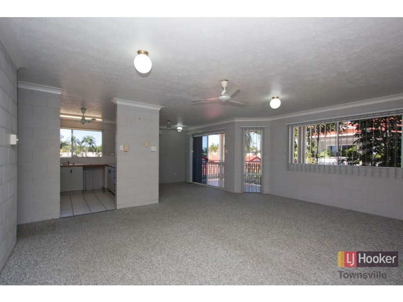 2/10 Watson Street, Rosslea QLD 4812