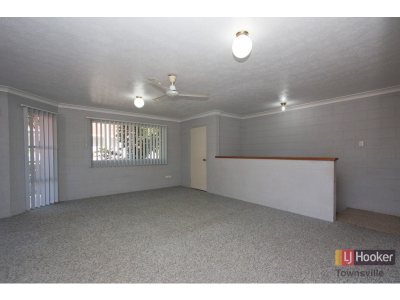 2/10 Watson Street, Rosslea QLD 4812