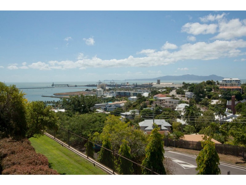 35/7 Hale Street, Townsville City QLD 4810