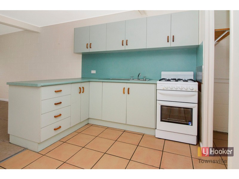 2/148 Mooney Street, Gulliver QLD 4812