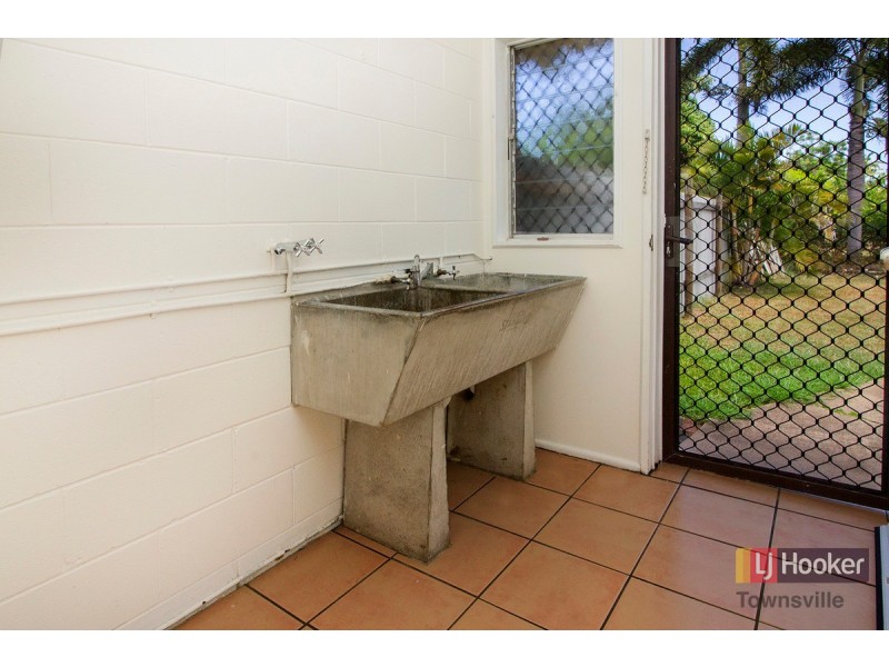 2/148 Mooney Street, Gulliver QLD 4812