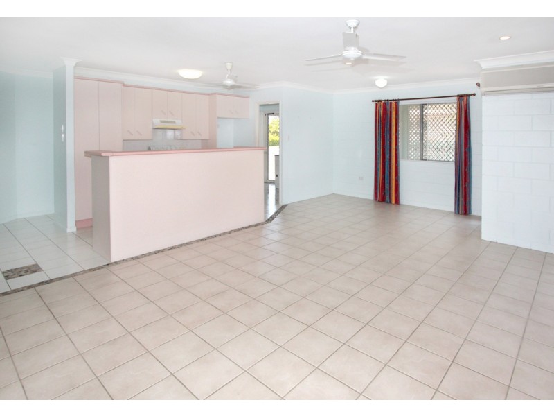 16 Chiquita Avenue, Rasmussen QLD 4815