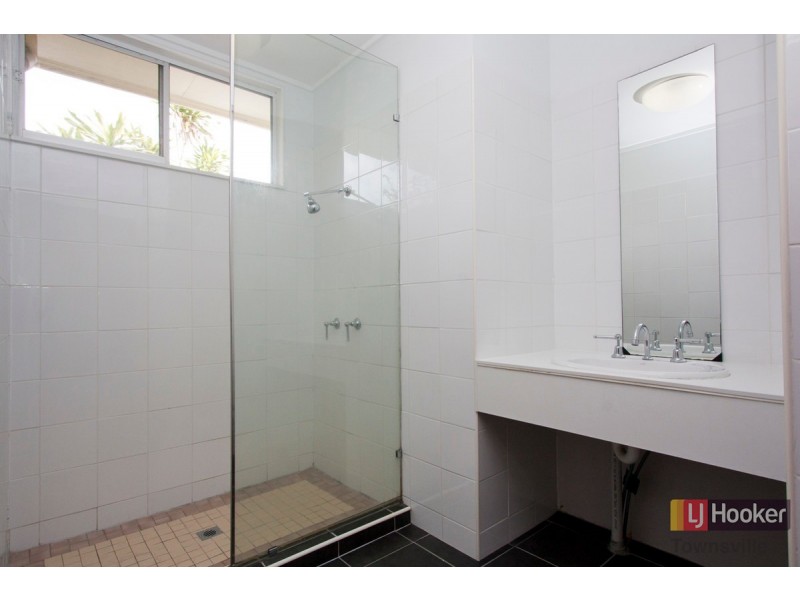 42 Wackett Street, Pallarenda QLD 4810