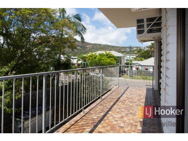 2/143 Eyre, North Ward QLD 4810