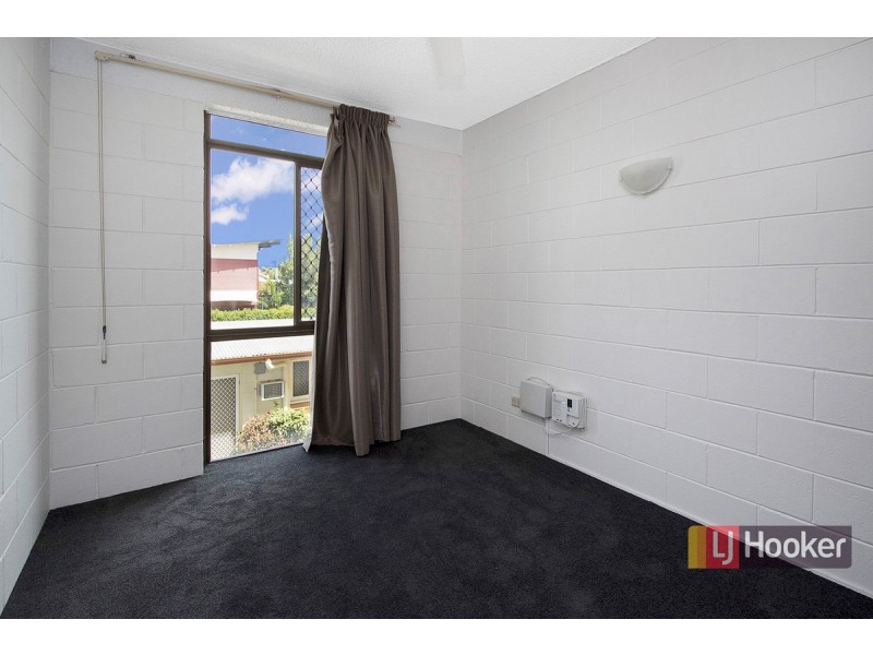 2/143 Eyre, North Ward QLD 4810