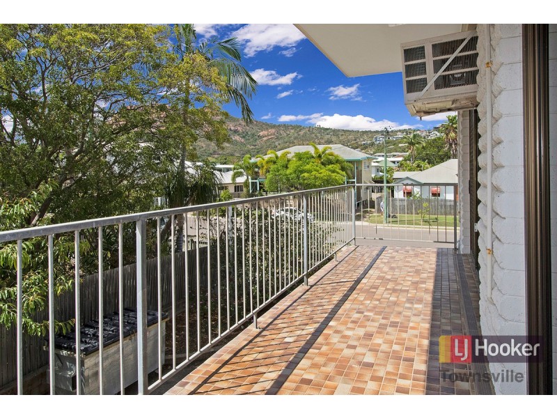 2/143 Eyre, North Ward QLD 4810