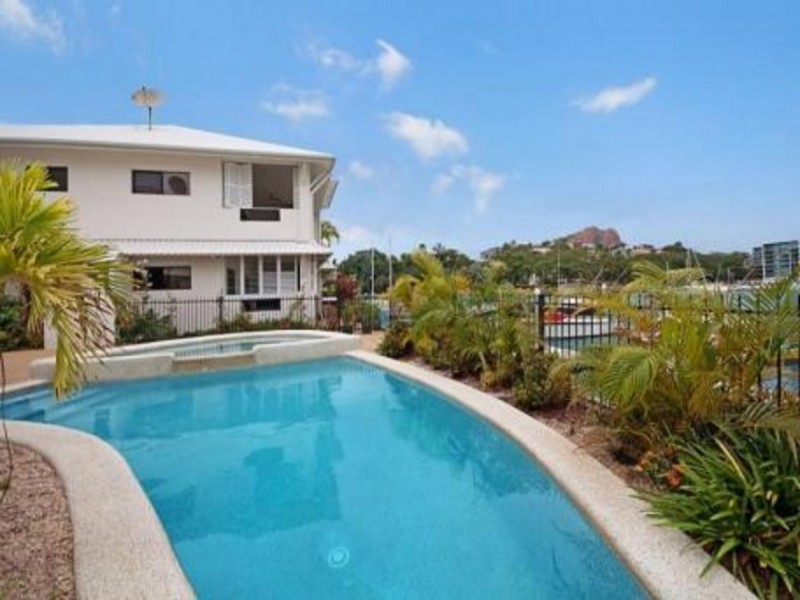 14/16 Sir Leslie Thiess Drive, Townsville City QLD 4810