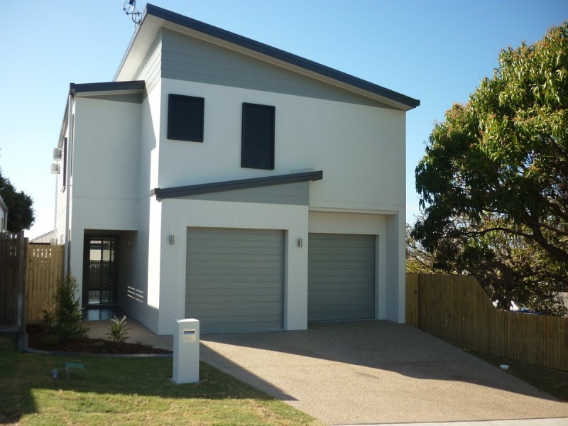 11 Maryvale Street, West End QLD 4810