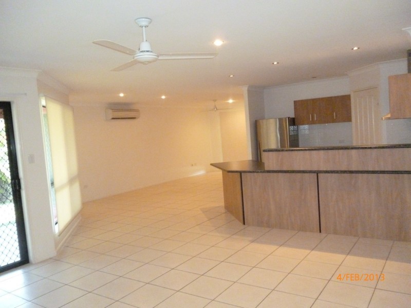 10 Donostia Court, Bushland Beach QLD 4818