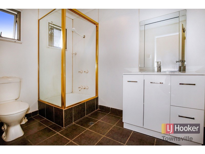 19 Bryant Street, Cranbrook QLD 4814