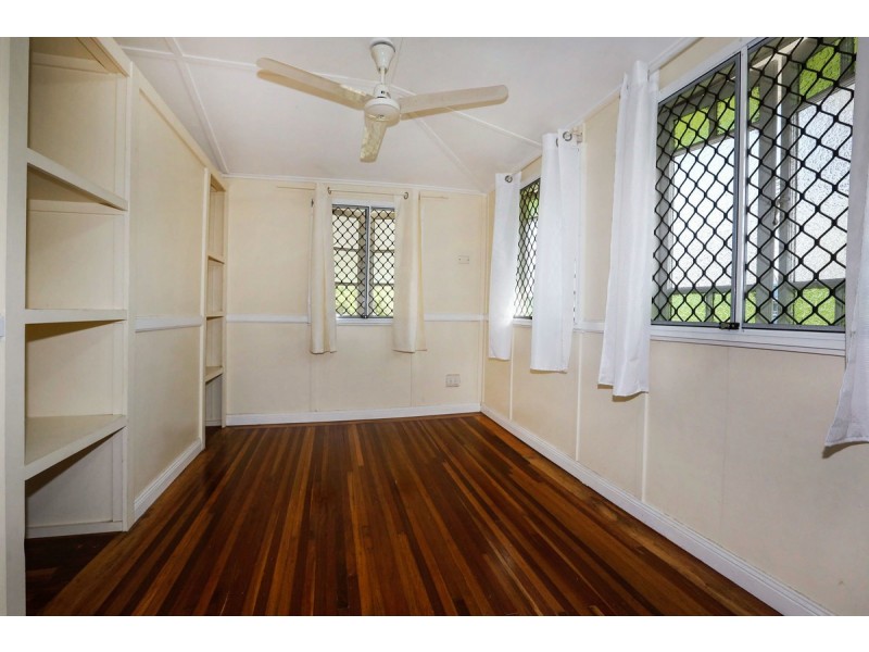 33 Nix Street, West End QLD 4810