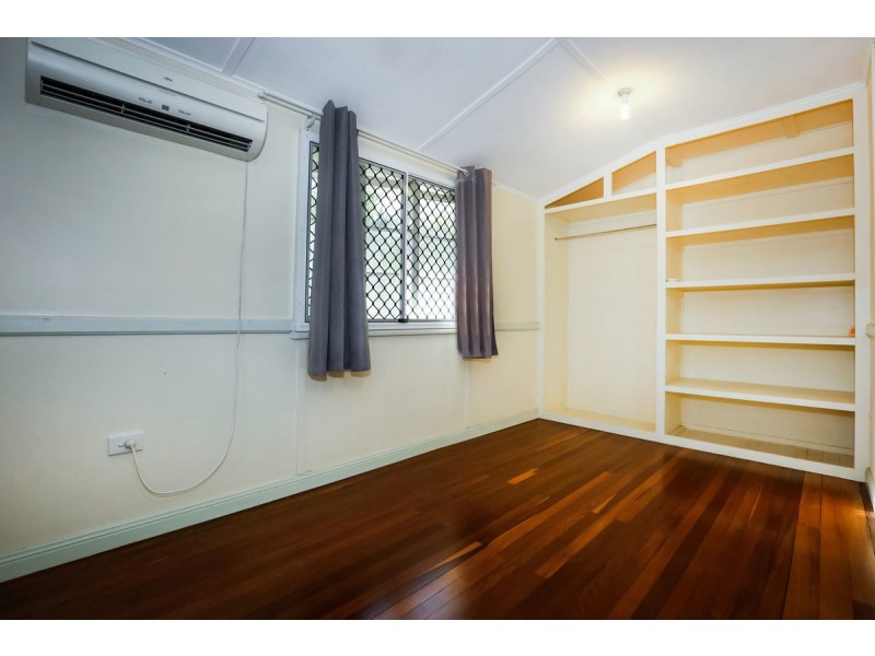 33 Nix Street, West End QLD 4810