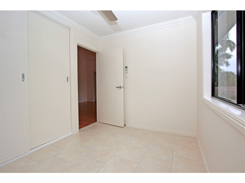 1/25 Surrey Street, Hyde Park QLD 4812