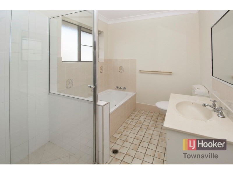 4/3 Campbell Street, Hermit Park QLD 4812