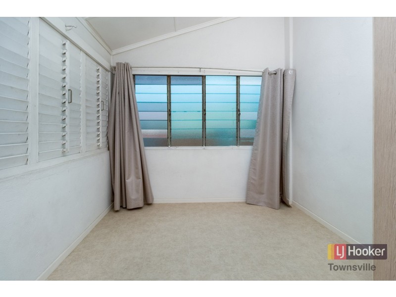 2/17 Somer Street, Hyde Park QLD 4812