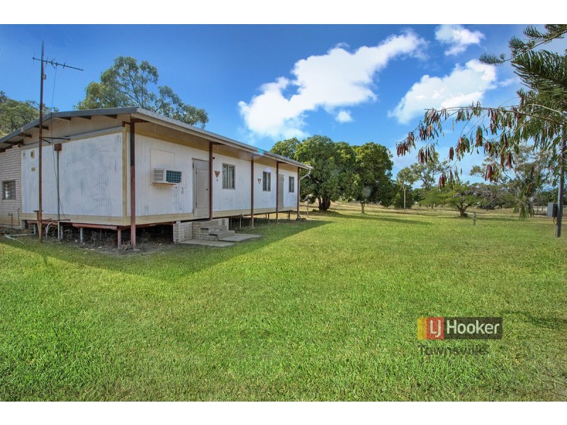 1 Thorn Street, Mount Louisa QLD 4814
