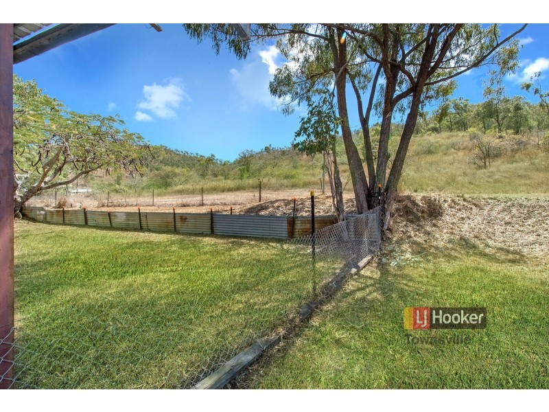 1 Thorn Street, Mount Louisa QLD 4814