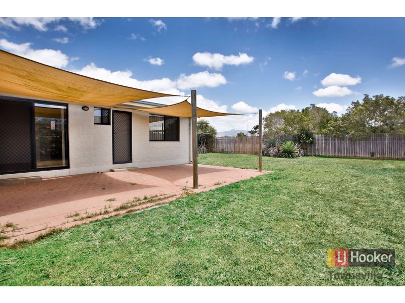 237 Pinnacle Drive, Rasmussen QLD 4815