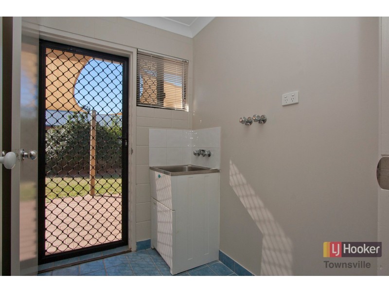 237 Pinnacle Drive, Rasmussen QLD 4815