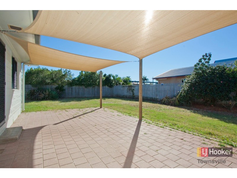 237 Pinnacle Drive, Rasmussen QLD 4815