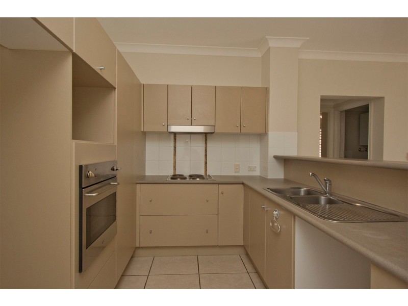 10/12-14 Martinez Avenue, The Lakes, West End QLD 4810