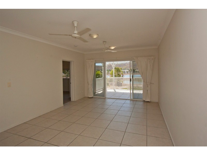 10/12-14 Martinez Avenue, The Lakes, West End QLD 4810