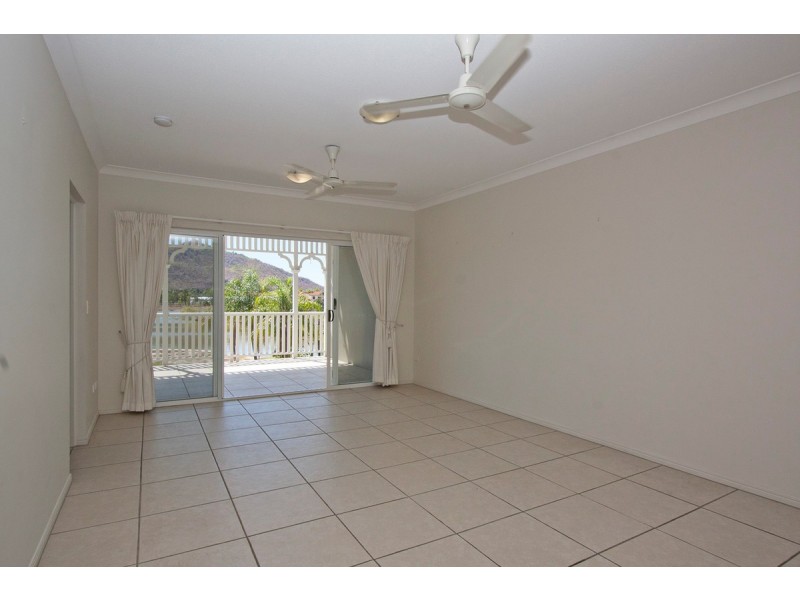 10/12-14 Martinez Avenue, The Lakes, West End QLD 4810