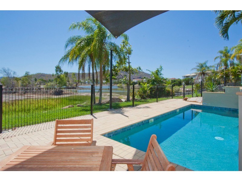 10/12-14 Martinez Avenue, The Lakes, West End QLD 4810