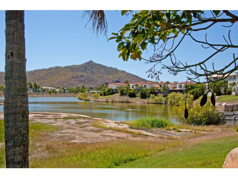 10/12-14 Martinez Avenue, The Lakes, West End QLD 4810