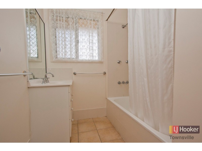 25 Geoffrey Court, Rasmussen QLD 4815