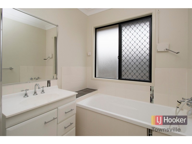 33 Innes Drive, Deeragun QLD 4818