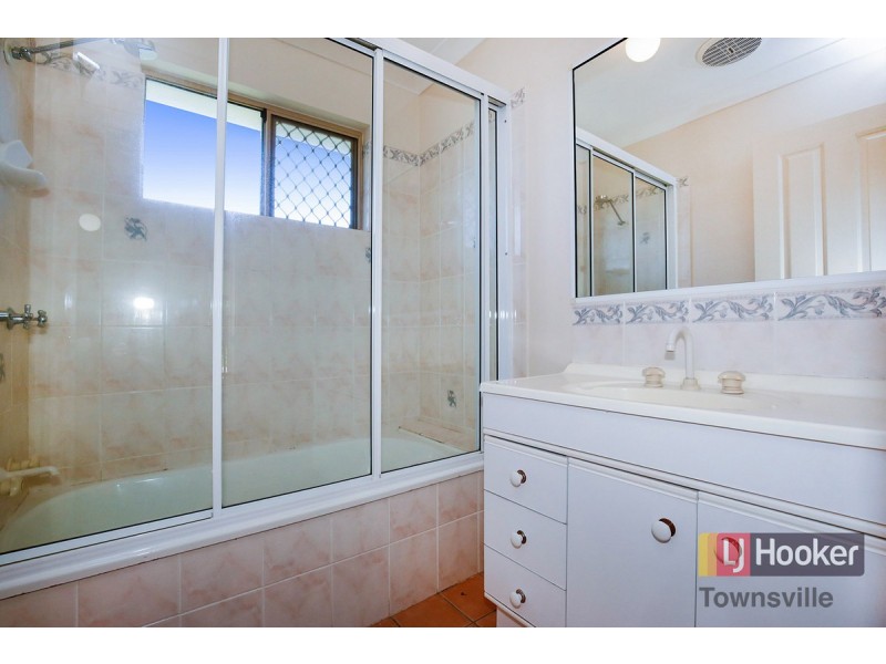 12 Fortunia Lane, Kirwan QLD 4817