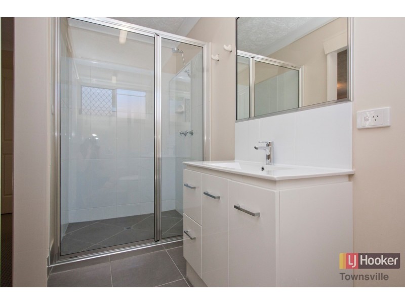 13 Avon Avenue, Kirwan QLD 4817